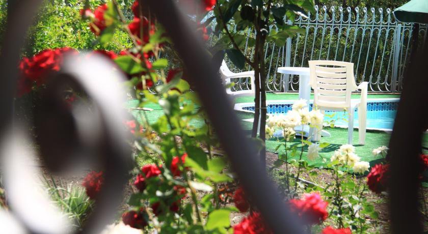 Гостиница Гостевой Дом на улице Нагорной Алупка