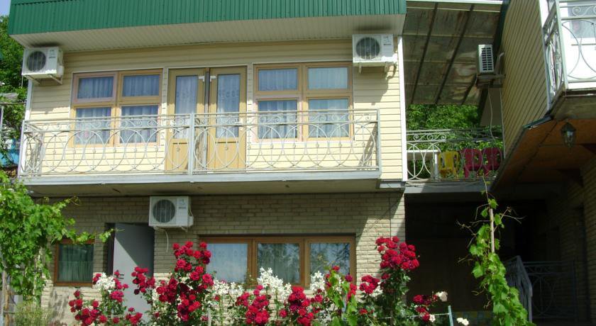 Гостиница Гостевой Дом на улице Нагорной Алупка-7